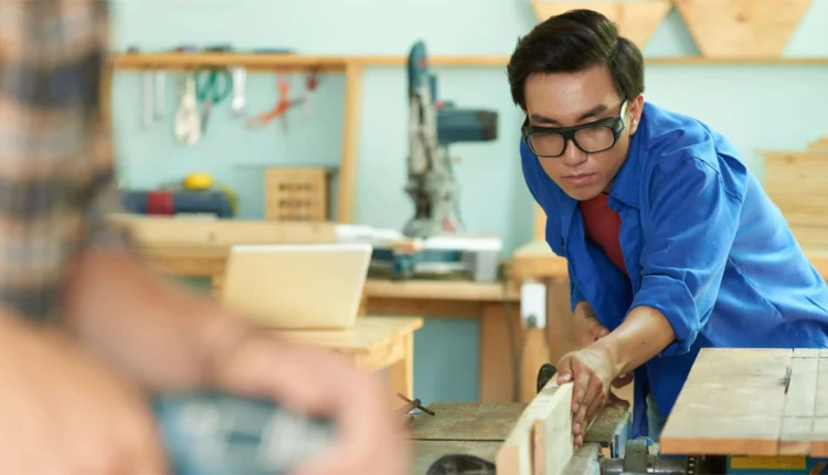 Essential Skills Work Visa Holders Can Now Bring Families to New Zealand Under New Income Rules